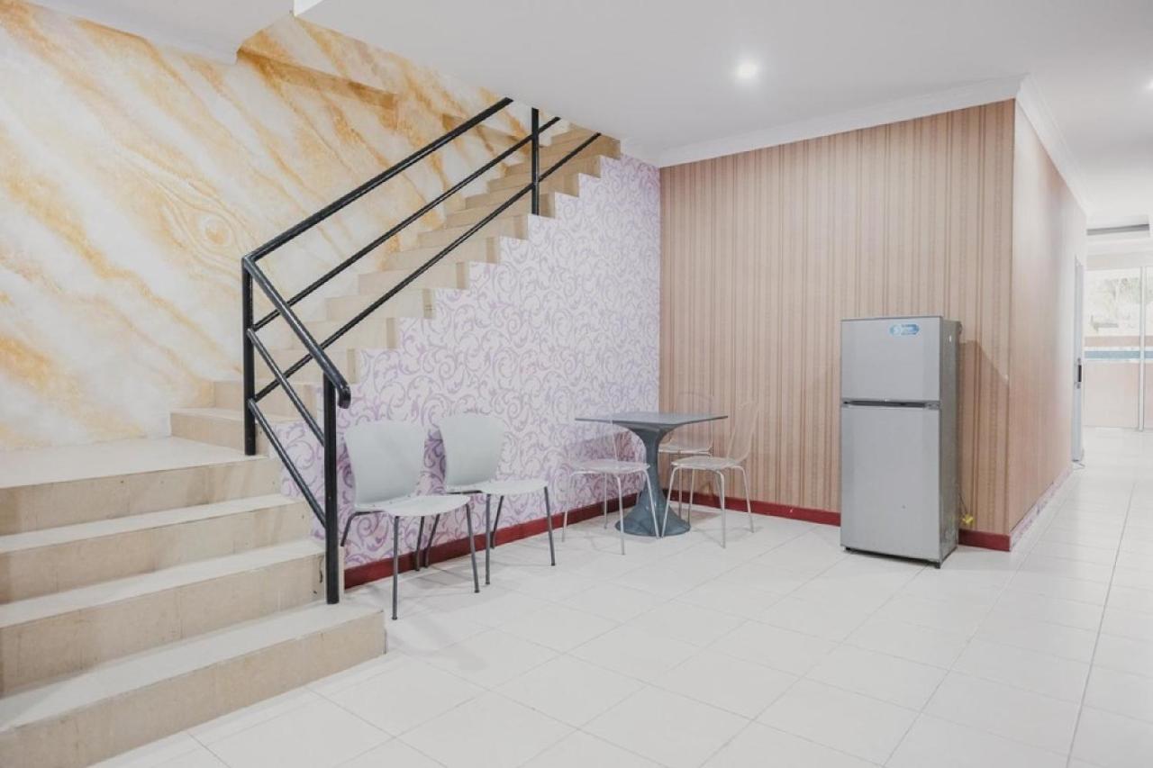 Reddoorz Near Nagoya Hill Batam 4 Ξενοδοχείο Jodoh  Εξωτερικό φωτογραφία