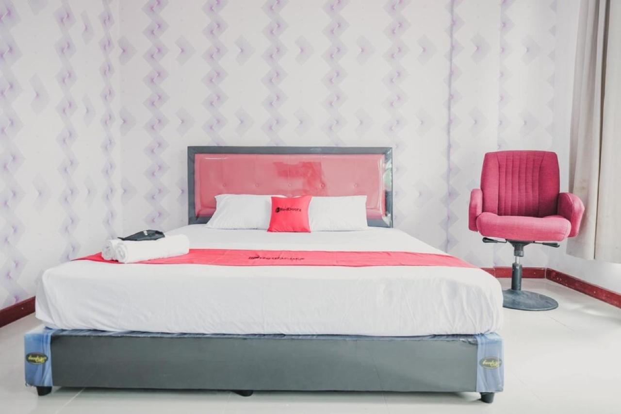 Reddoorz Near Nagoya Hill Batam 4 Ξενοδοχείο Jodoh  Εξωτερικό φωτογραφία
