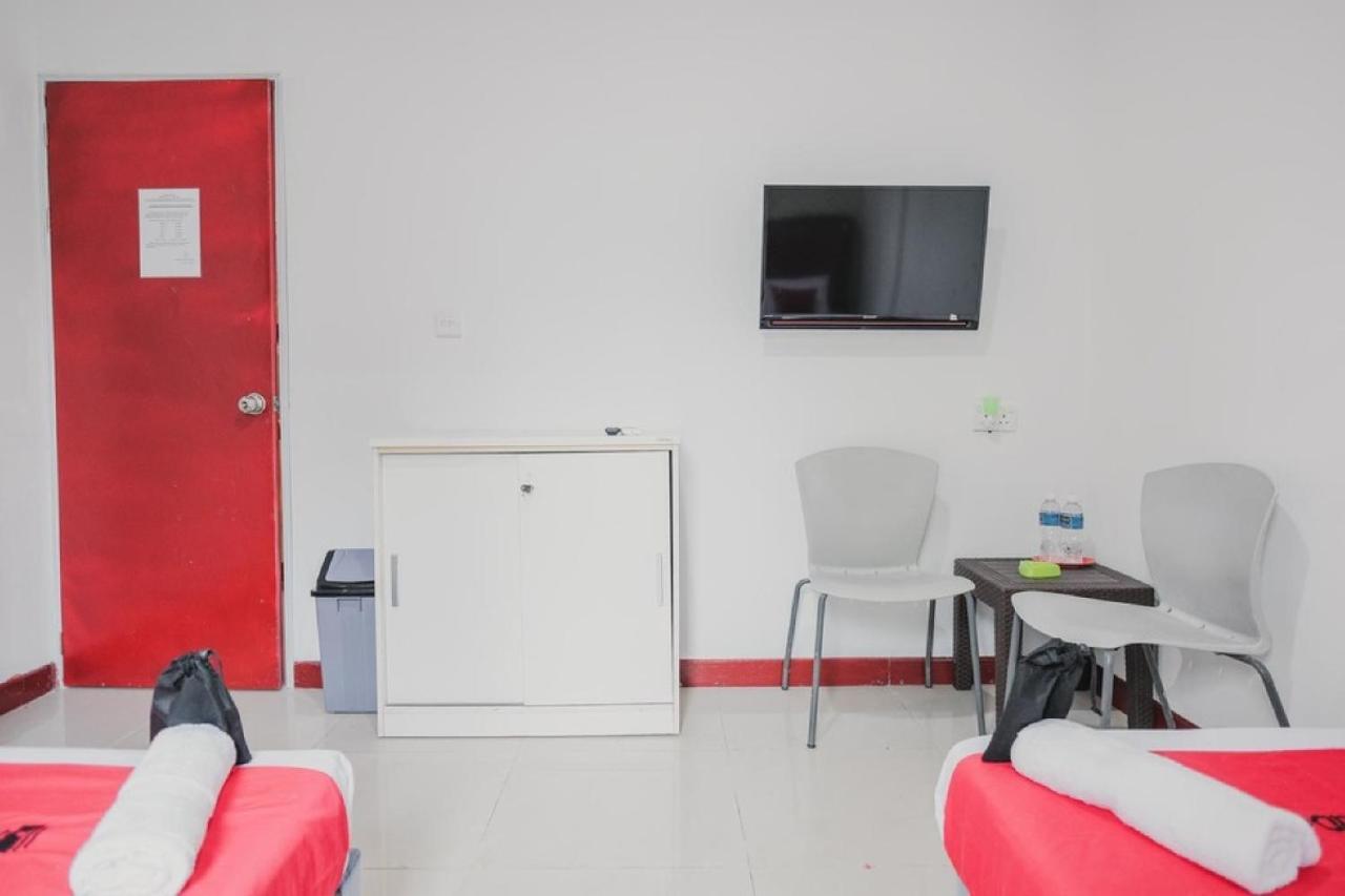 Reddoorz Near Nagoya Hill Batam 4 Ξενοδοχείο Jodoh  Εξωτερικό φωτογραφία