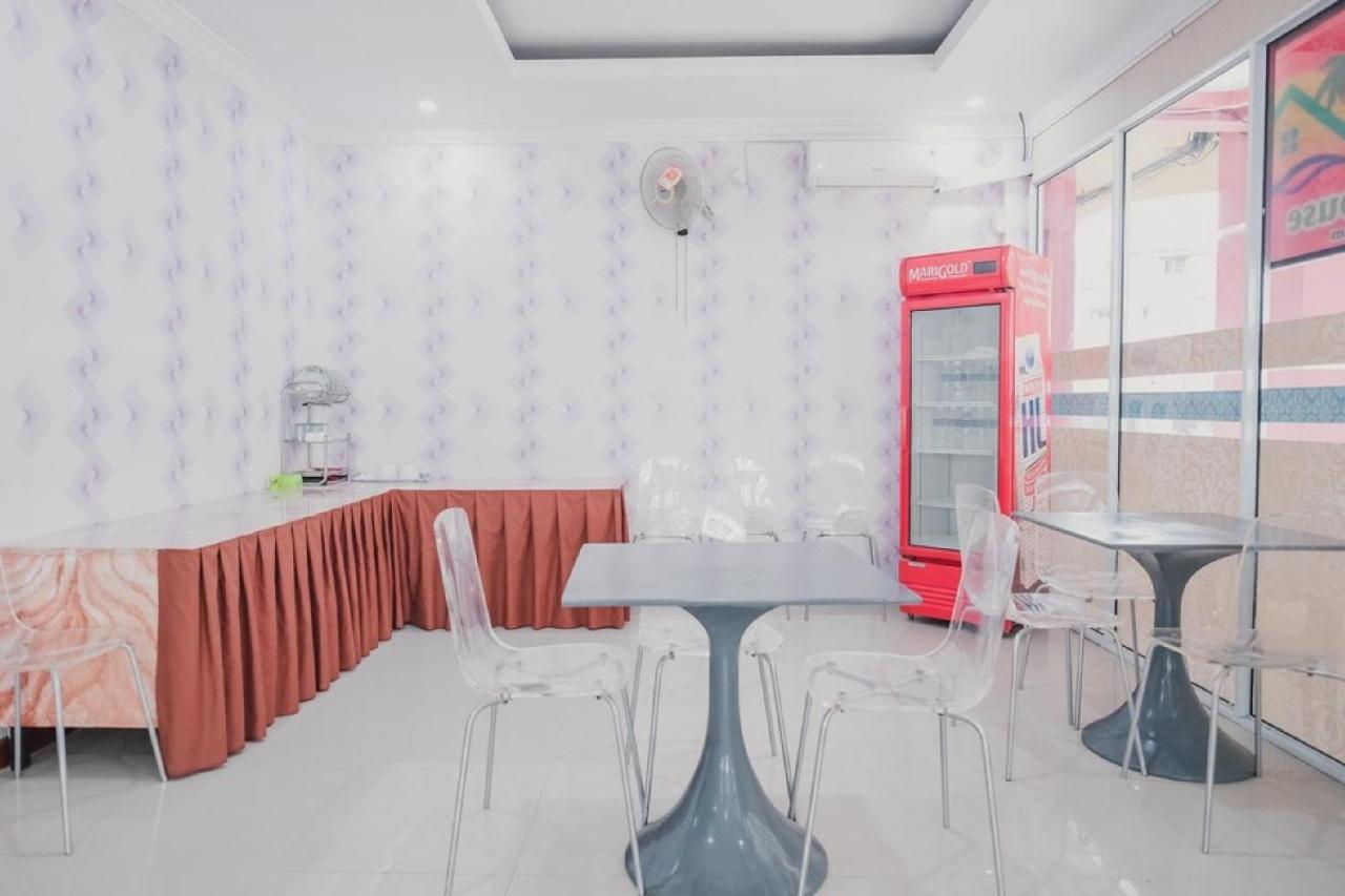 Reddoorz Near Nagoya Hill Batam 4 Ξενοδοχείο Jodoh  Εξωτερικό φωτογραφία